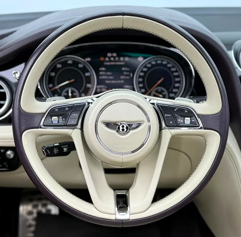 BENTLEY Bentayga W12 AWD 2017 - photo 7 - Import Émirats | International Cars