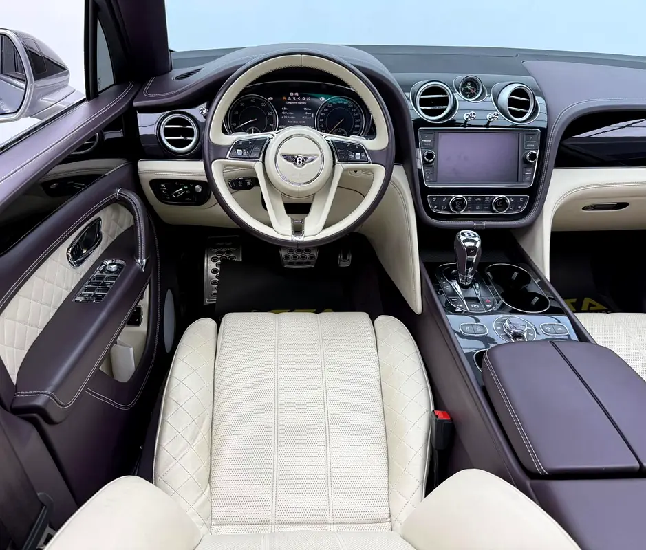 BENTLEY Bentayga W12 AWD 2017 - photo 8 - Import Émirats | International Cars