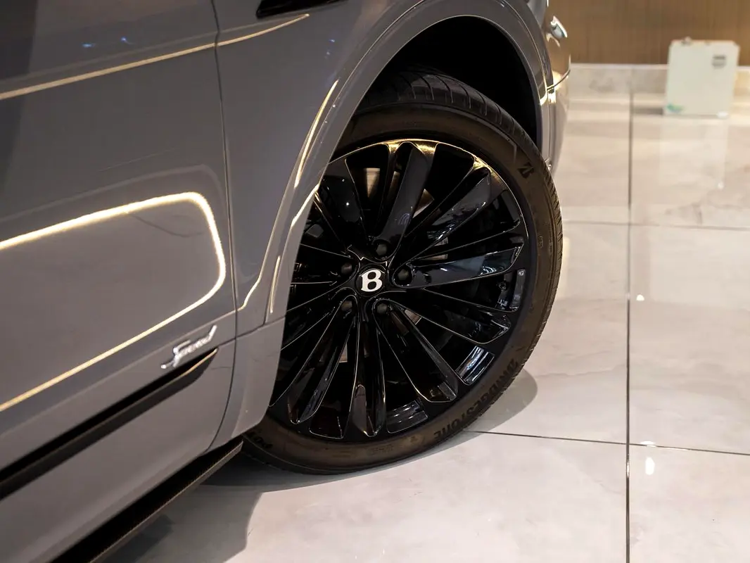 BENTLEY Bentayga W12 Speed 2021 - photo 10 - Import Émirats | International Cars