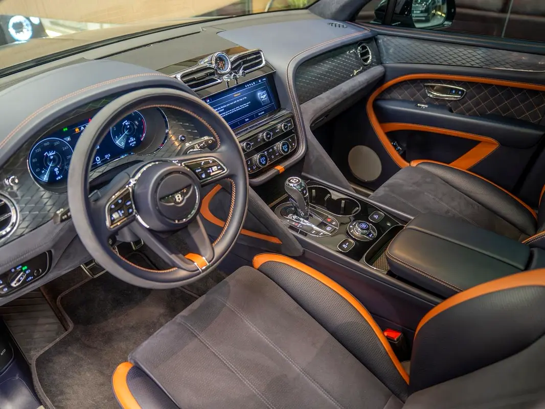 BENTLEY Bentayga W12 Speed 2021 - photo 12 - Import Émirats | International Cars