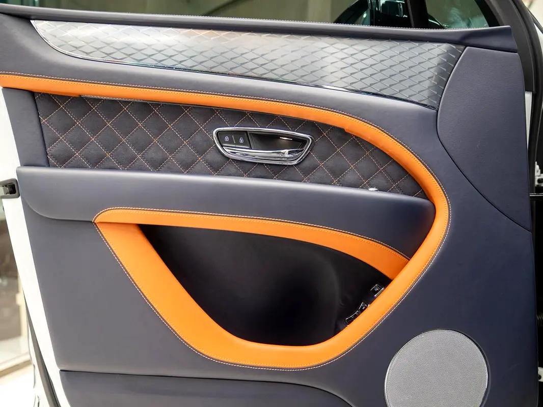 BENTLEY Bentayga W12 Speed 2021 - photo 9 - Import Émirats | International Cars