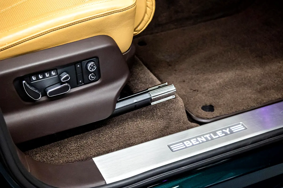 BENTLEY Bentayga First Edition 2021 - photo 9 - Import Émirats | International Cars