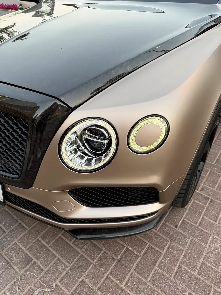 BENTLEY Bentayga W12 Mulliner 2017 - photo 3 - Import Émirats | International Cars