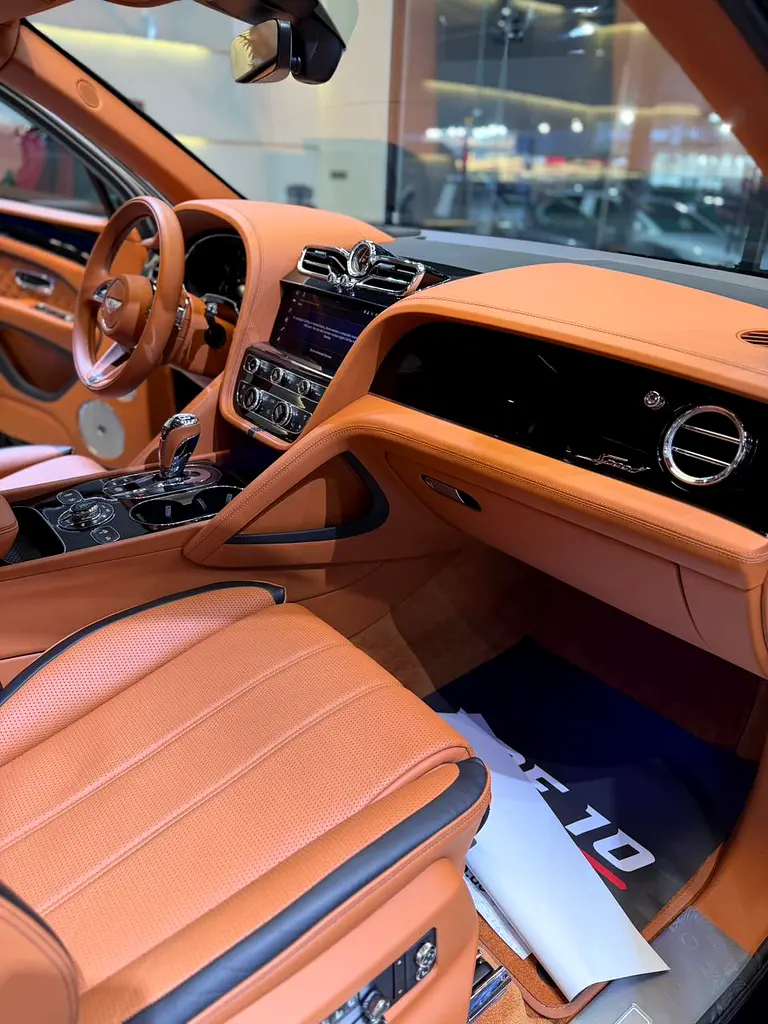 BENTLEY Bentayga W12 Speed 2021 - photo 10 - Import Émirats | International Cars