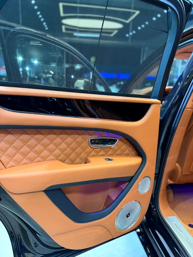 BENTLEY Bentayga W12 Speed 2021 - photo 11 - Import Émirats | International Cars