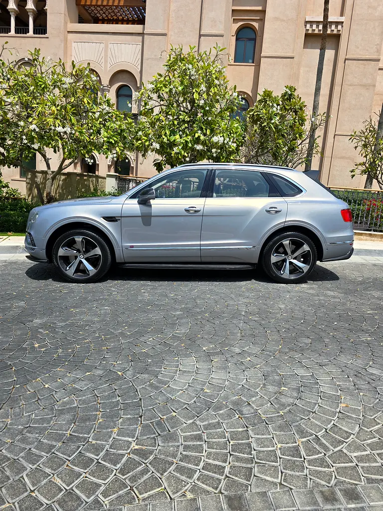 BENTLEY Bentayga First Edition 2017 - photo 5 - Import Émirats | International Cars