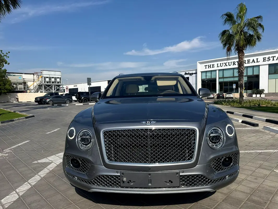 BENTLEY Bentayga First Edition 2017 - photo 2 - Import Émirats | International Cars