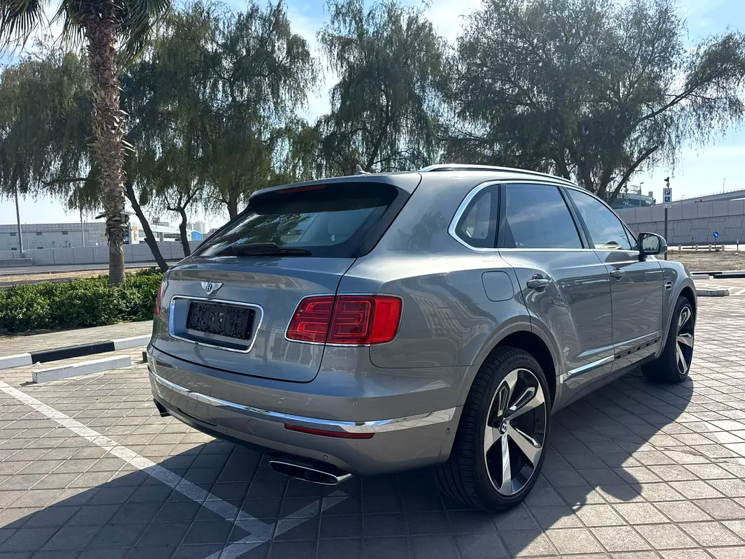 BENTLEY Bentayga First Edition 2017 - photo 3 - Import Émirats | International Cars