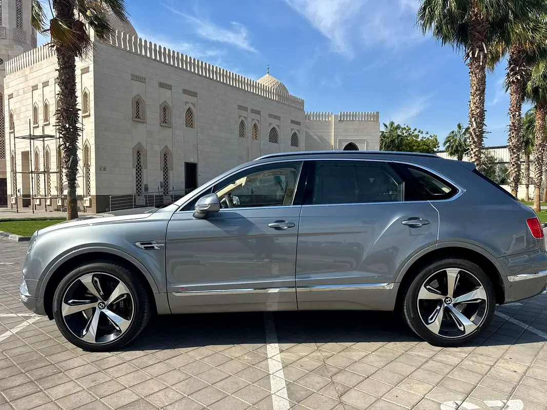 BENTLEY Bentayga First Edition 2017 - photo 5 - Import Émirats | International Cars