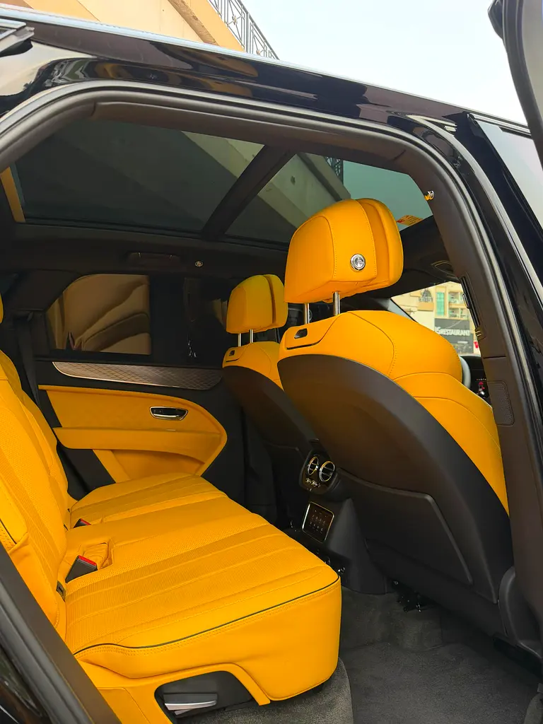 BENTLEY Bentayga S 2022 - photo 11 - Import Émirats | International Cars