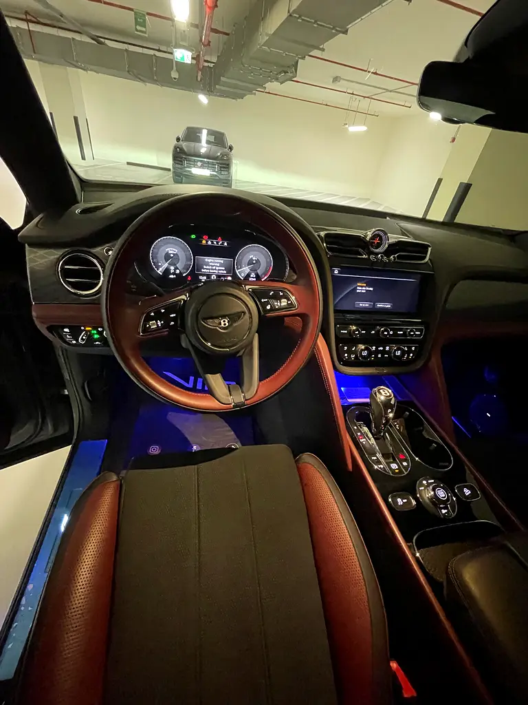 BENTLEY Bentayga S 2023 - photo 12 - Import Émirats | International Cars