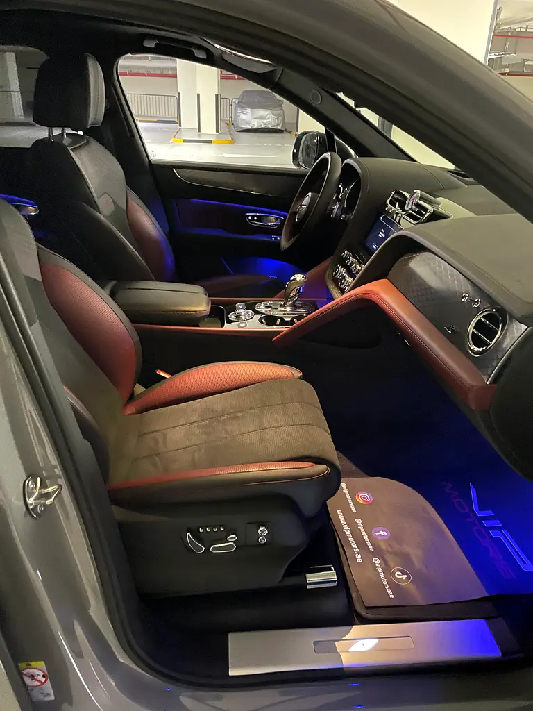 BENTLEY Bentayga S 2023 - photo 6 - Import Émirats | International Cars