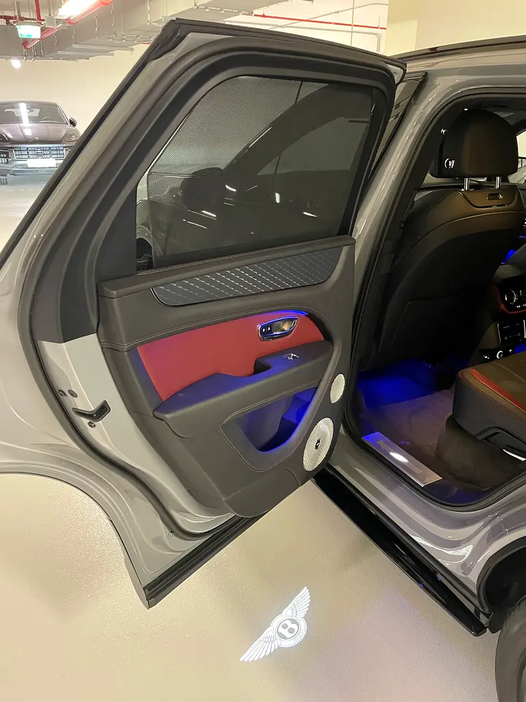 BENTLEY Bentayga S 2023 - photo 9 - Import Émirats | International Cars