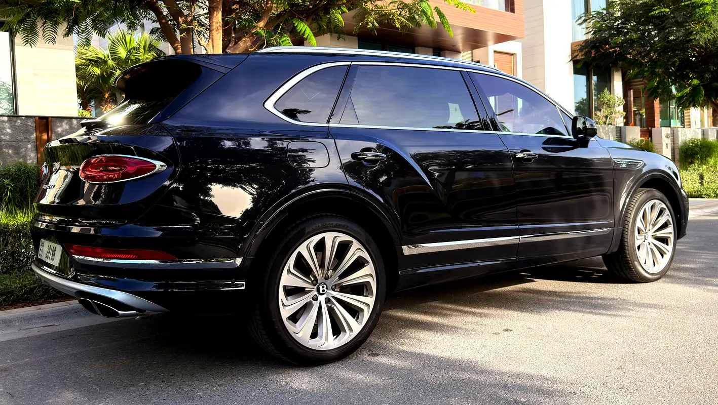 BENTLEY Bentayga EWB V8 2024 - photo 3 - Import Émirats | International Cars