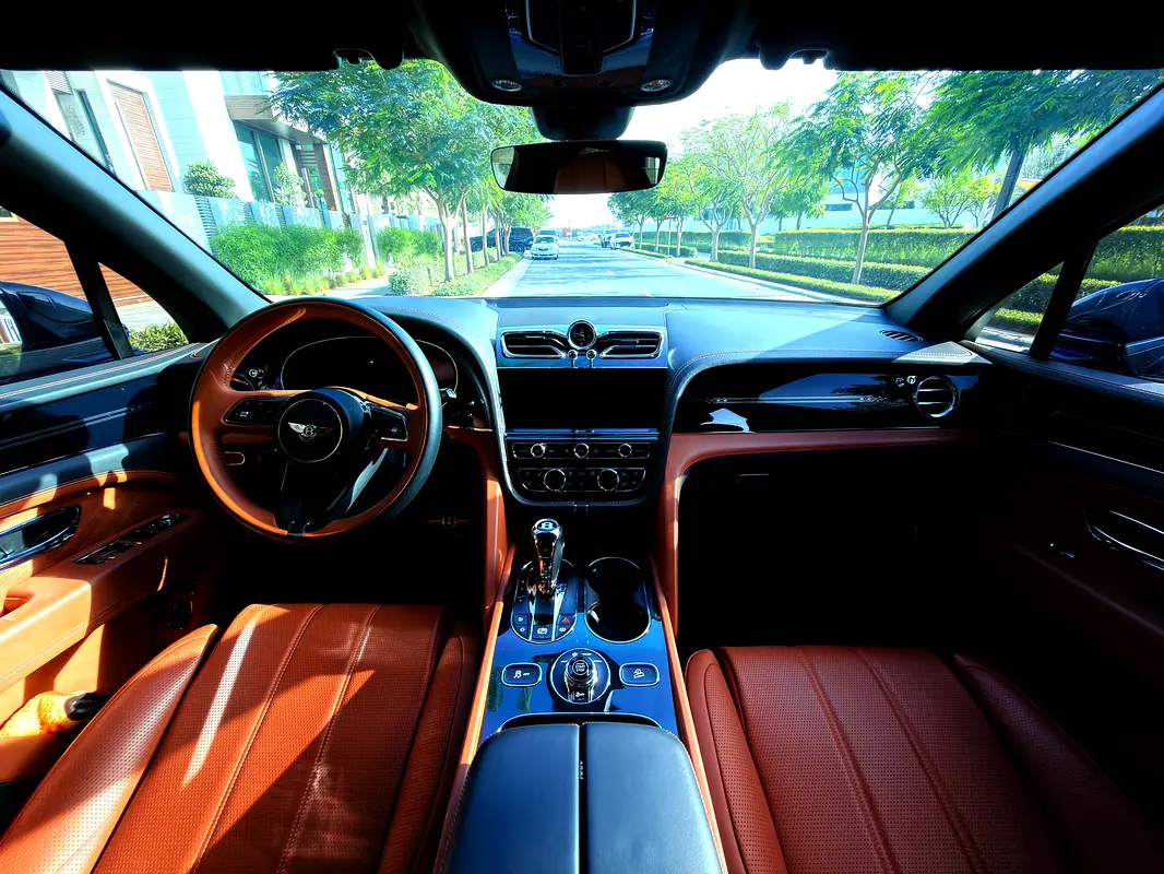 BENTLEY Bentayga EWB V8 2024 - photo 4 - Import Émirats | International Cars