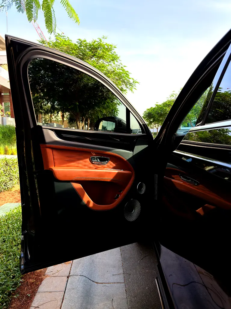 BENTLEY Bentayga EWB V8 2024 - photo 5 - Import Émirats | International Cars