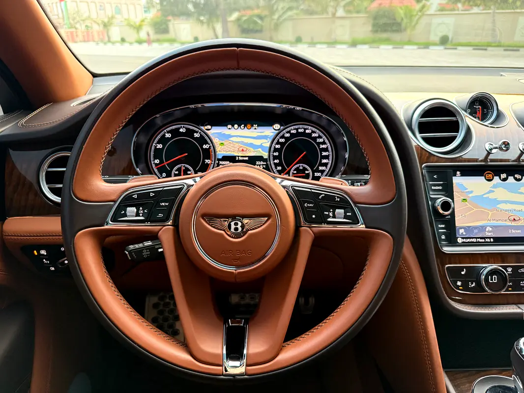 BENTLEY Bentayga Special Edition 2017 - photo 9 - Import Émirats | International Cars