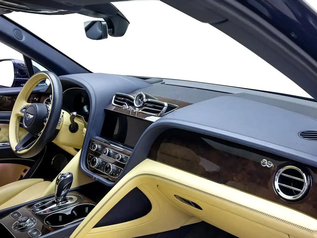 BENTLEY Bentayga Standard 2021 - photo 10 - Import Émirats | International Cars