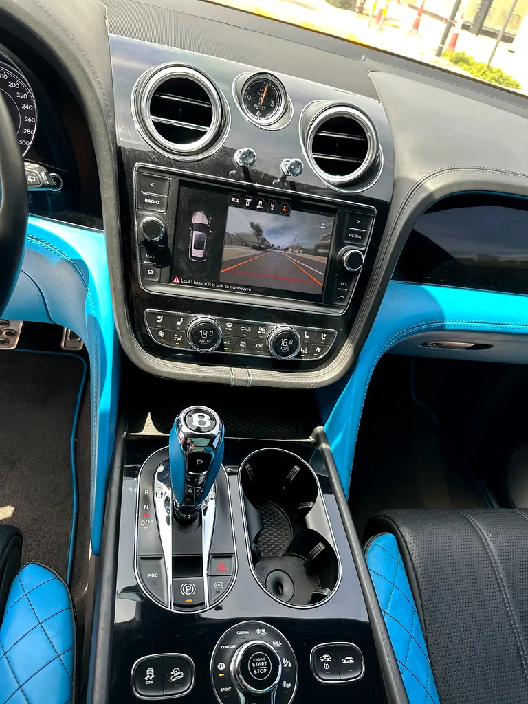 BENTLEY Bentayga W12 First Edition AWD 2018 - photo 11 - Import Émirats | International Cars