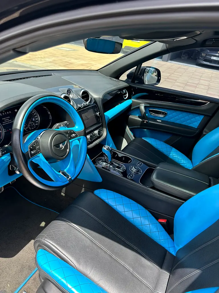 BENTLEY Bentayga W12 First Edition AWD 2018 - photo 12 - Import Émirats | International Cars