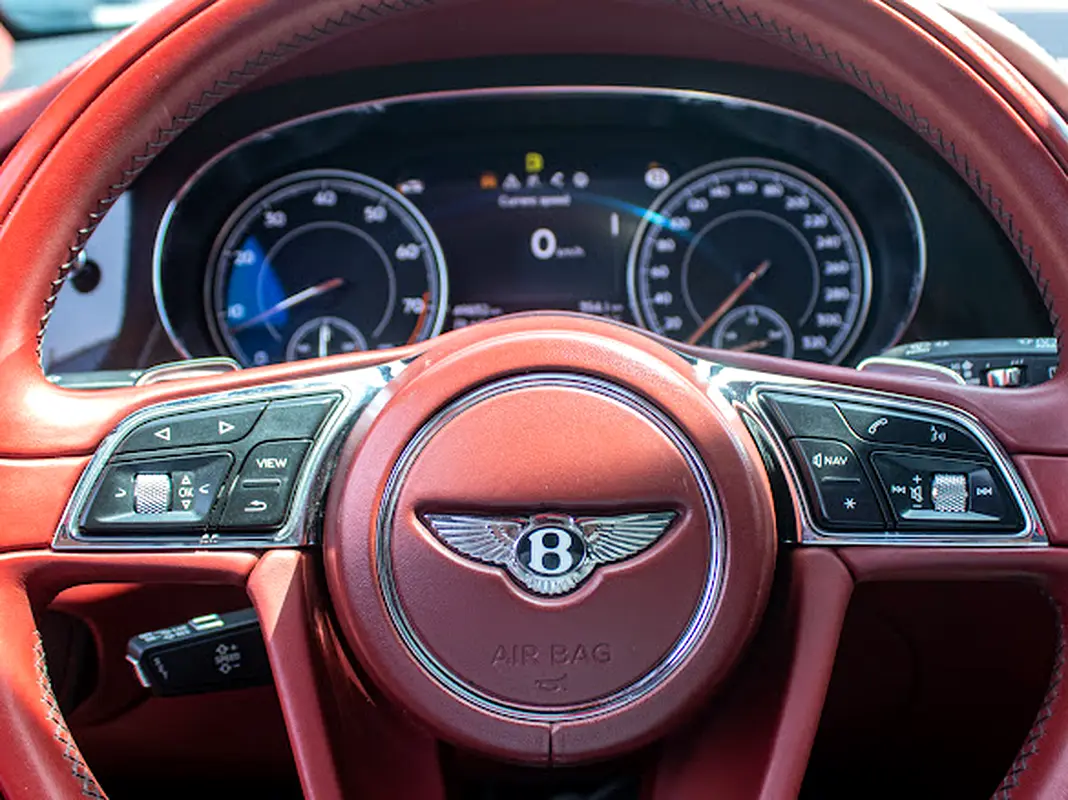 BENTLEY Bentayga Standard 2018 - photo 12 - Import Émirats | International Cars