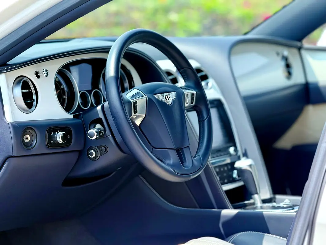 BENTLEY Flying Spur W12 2016 - photo 8 - Import Émirats | International Cars