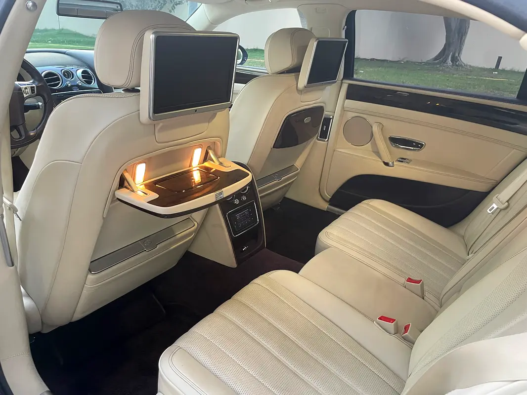 BENTLEY Flying Spur Mulliner 2016 - photo 11 - Import Émirats | International Cars