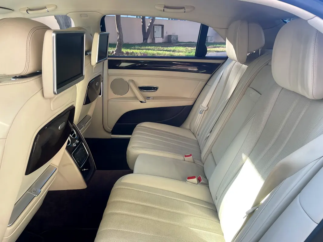 BENTLEY Flying Spur Mulliner 2016 - photo 12 - Import Émirats | International Cars