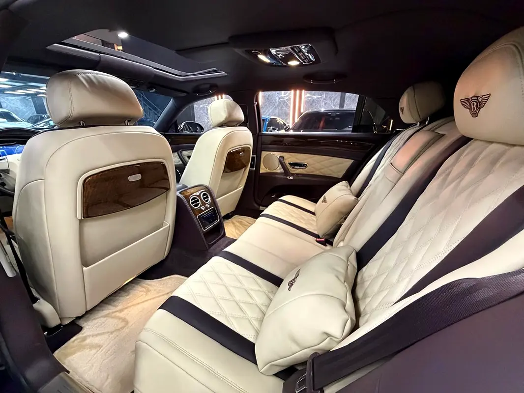 BENTLEY Flying Spur V8 S 2015 - photo 11 - Import Émirats | International Cars