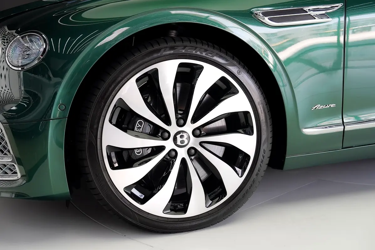 BENTLEY Flying Spur Azure 2024 - photo 6 - Import Émirats | International Cars