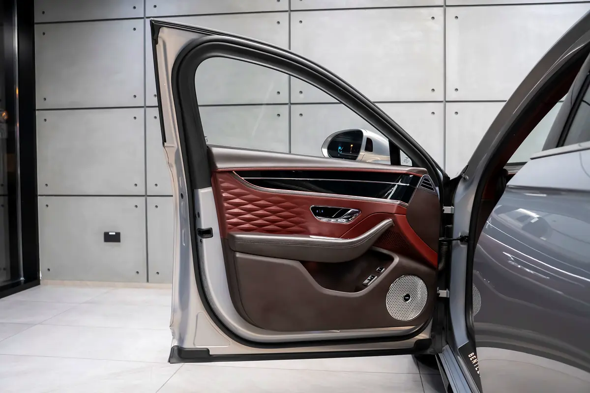 BENTLEY Flying Spur W12 First Edition 2021 - photo 8 - Import Émirats | International Cars