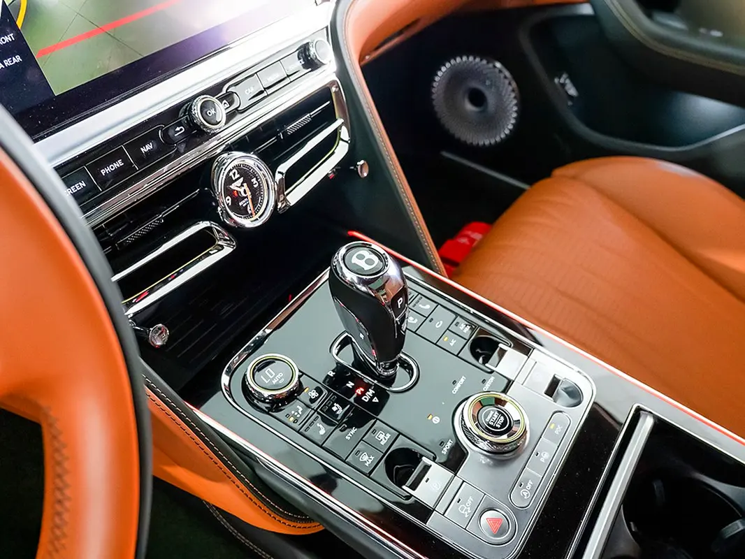 BENTLEY Flying Spur Azure 2023 - photo 11 - Import Émirats | International Cars