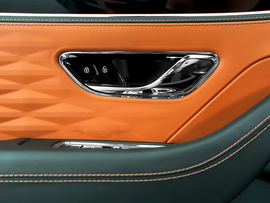 BENTLEY Flying Spur Azure 2023 - photo 12 - Import Émirats | International Cars