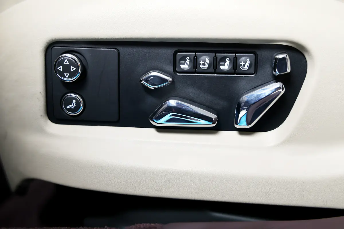 BENTLEY Flying Spur W12 2022 - photo 7 - Import Émirats | International Cars