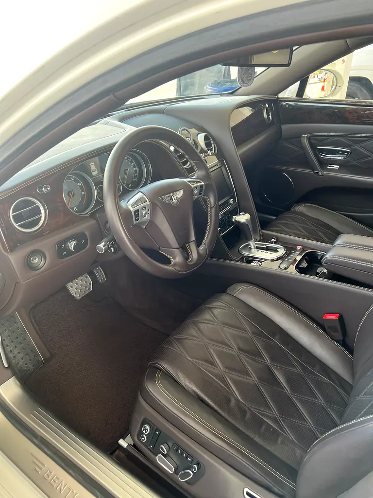 BENTLEY Flying Spur Azure 2015 - photo 3 - Import Émirats | International Cars