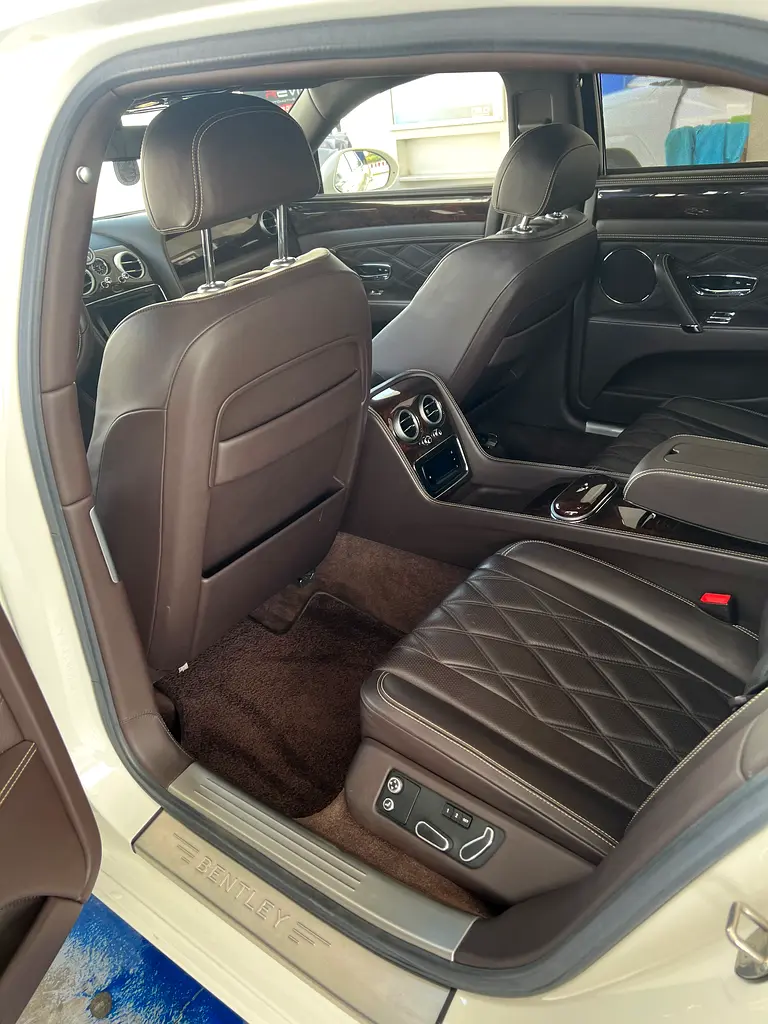 BENTLEY Flying Spur Azure 2015 - photo 5 - Import Émirats | International Cars