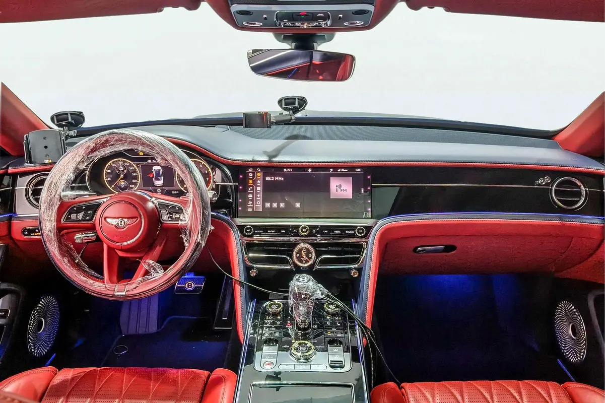 BENTLEY Flying Spur V8 S 2022 - photo 8 - Import Émirats | International Cars