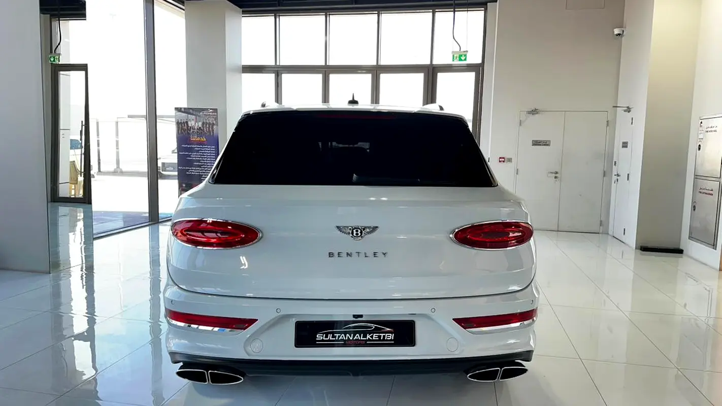 BENTLEY Bentayga Signature 2024 - photo 11 - Import Émirats | International Cars