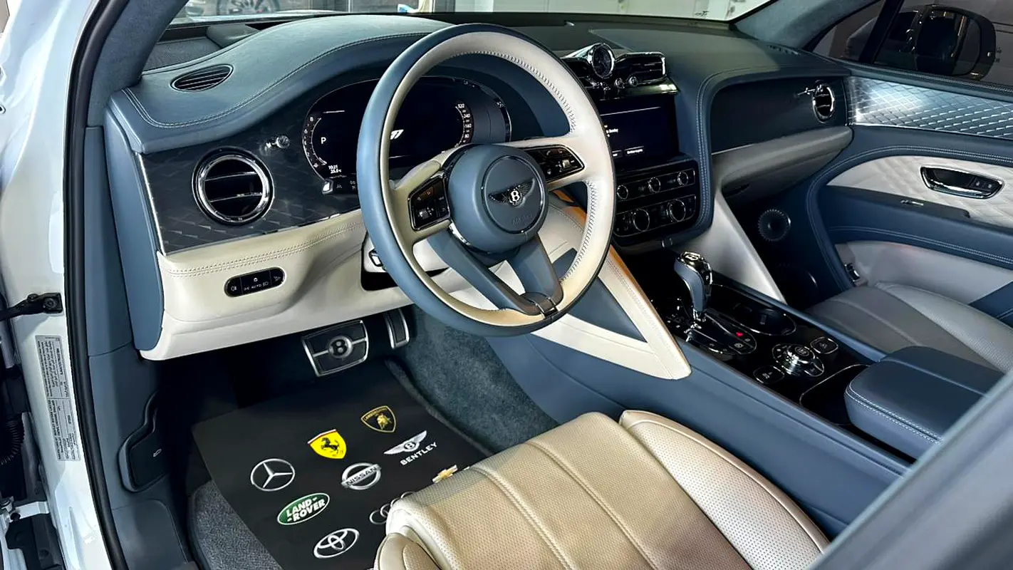 BENTLEY Bentayga Signature 2024 - photo 3 - Import Émirats | International Cars