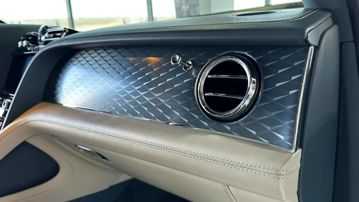 BENTLEY Bentayga Signature 2024 - photo 5 - Import Émirats | International Cars