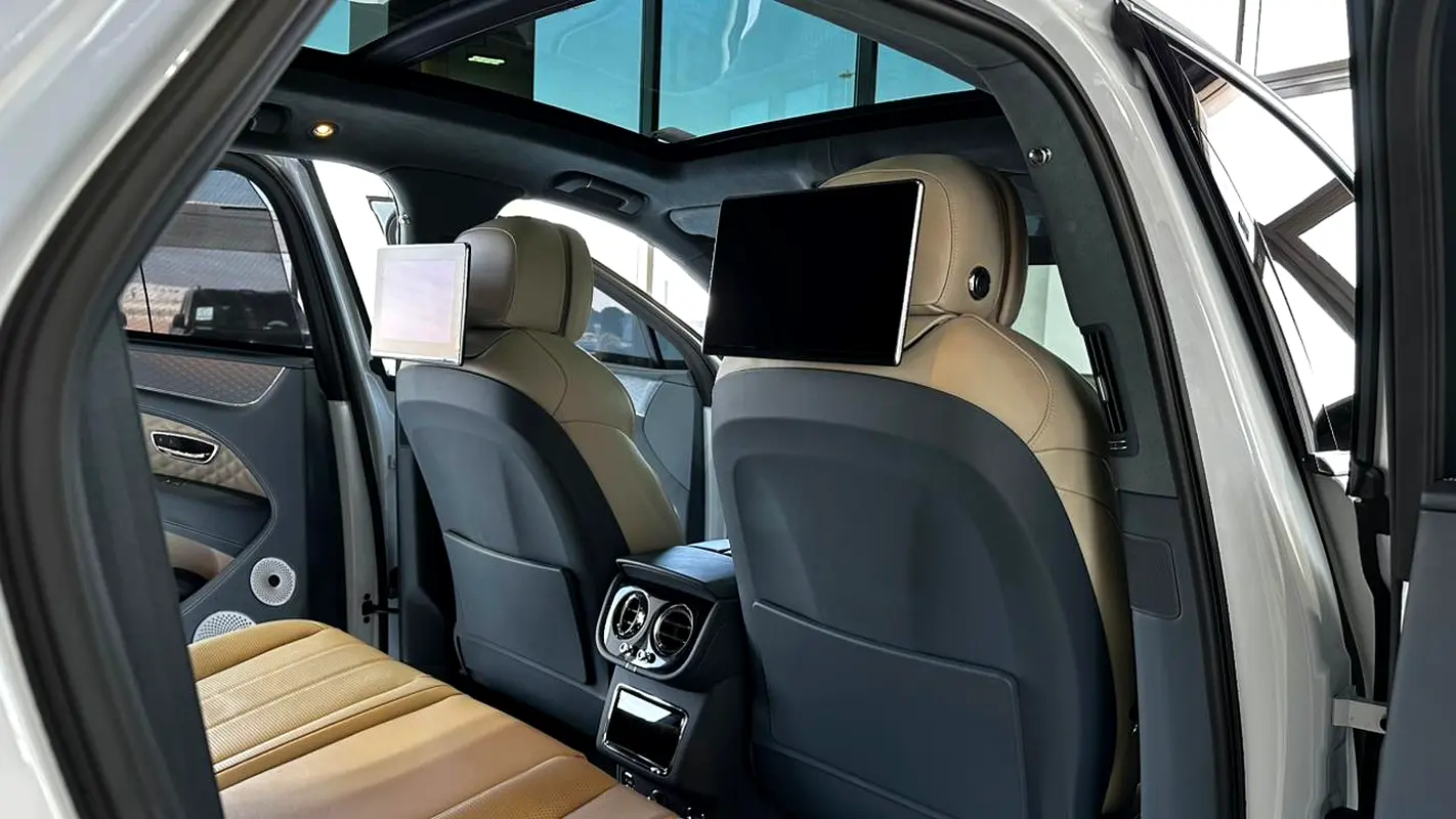 BENTLEY Bentayga Signature 2024 - photo 7 - Import Émirats | International Cars