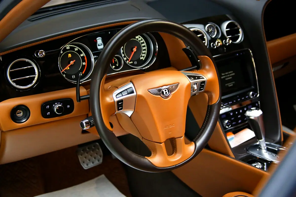 BENTLEY Flying Spur W12 2014 - photo 9 - Import Émirats | International Cars