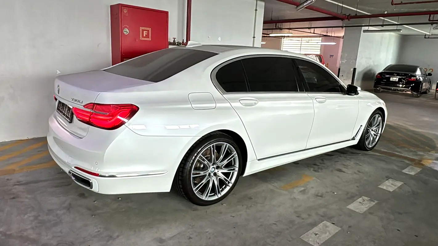 BMW 7-Series 730Li 2019 - photo 3 - Import Émirats | International Cars