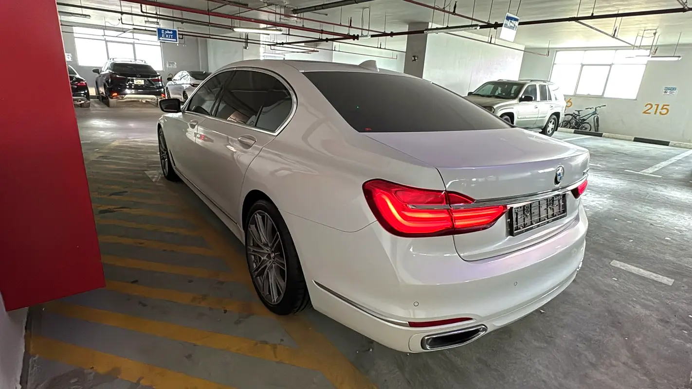 BMW 7-Series 730Li 2019 - photo 5 - Import Émirats | International Cars