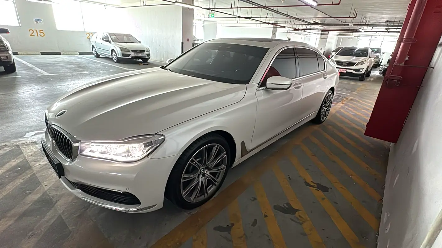 BMW 7-Series 730Li 2019 - photo 6 - Import Émirats | International Cars