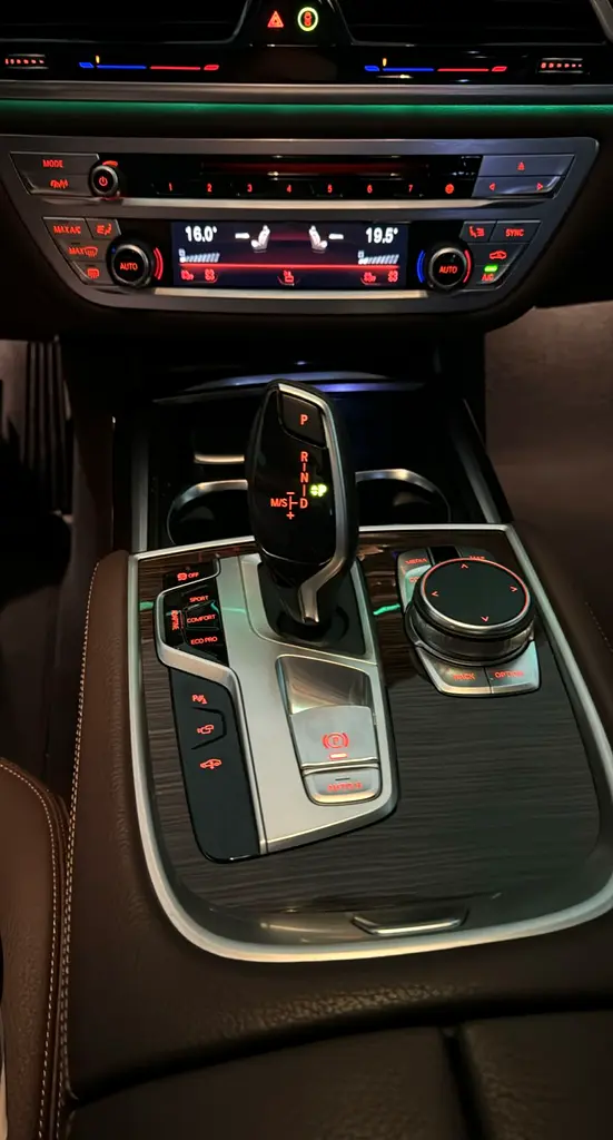 BMW 7-Series 730Li 2019 - photo 7 - Import Émirats | International Cars