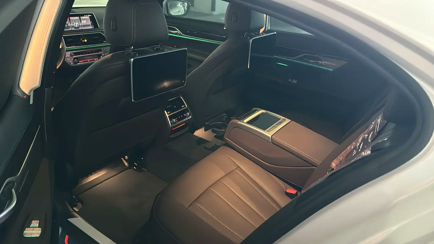 BMW 7-Series 730Li 2019 - photo 8 - Import Émirats | International Cars