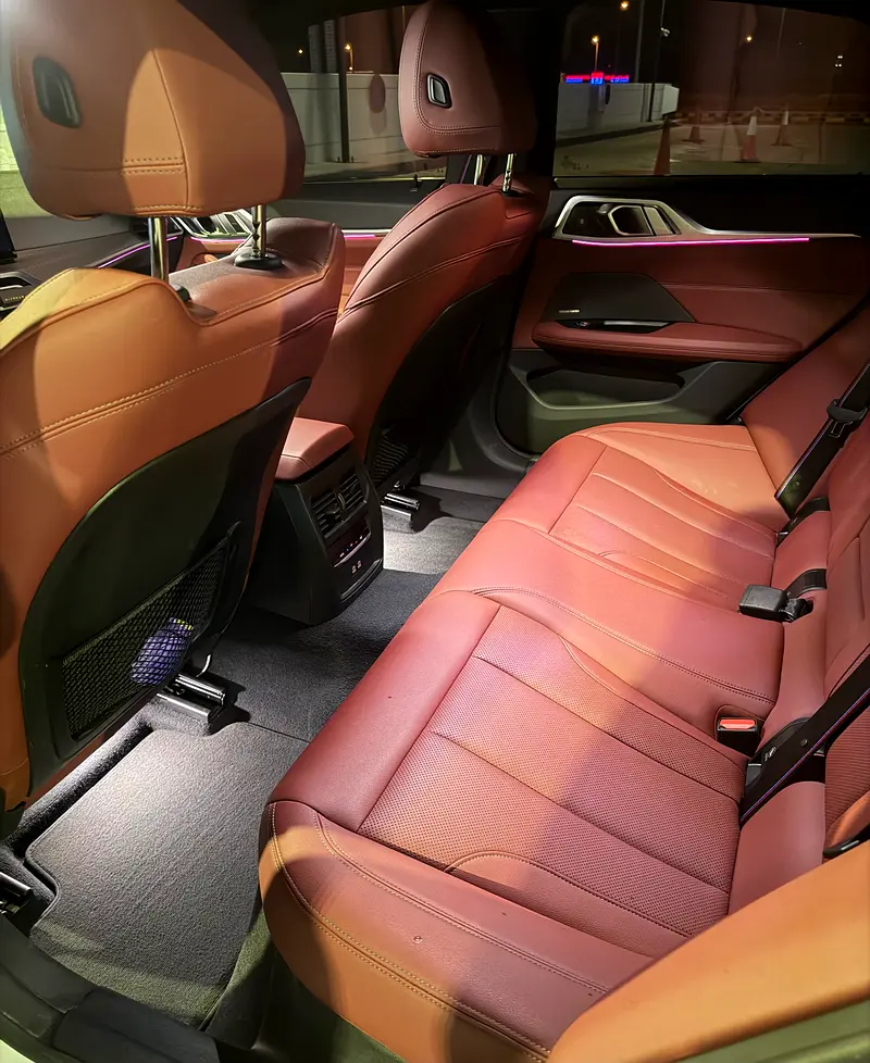 BMW 4-Series 430i 2024 - photo 11 - Import Émirats | International Cars