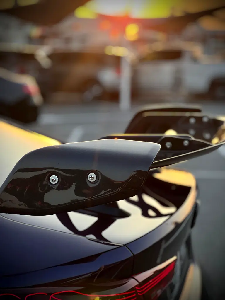 BMW M4 Competition xDrive M-Kit 2025 - photo 11 - Import Émirats | International Cars