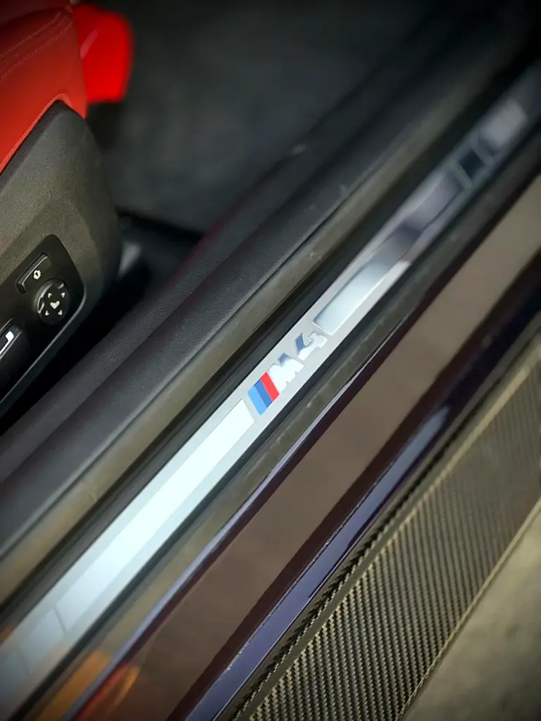 BMW M4 Competition xDrive M-Kit 2025 - photo 12 - Import Émirats | International Cars